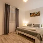 Vila Holiday Home Galizana Galižana