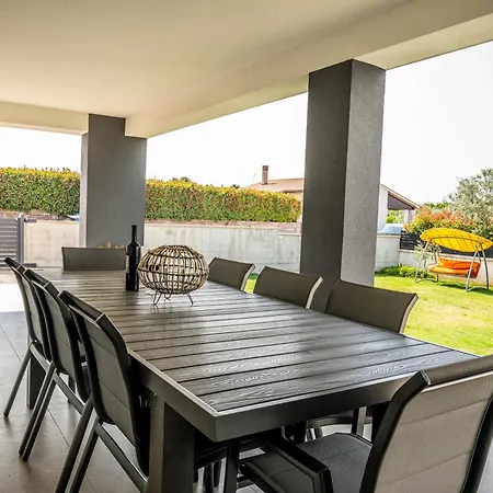 Holiday Home Galizana Galižana