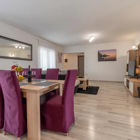 Holiday Home Galizana * Galižana