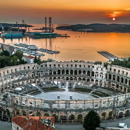 Villa Holiday Home Galizana